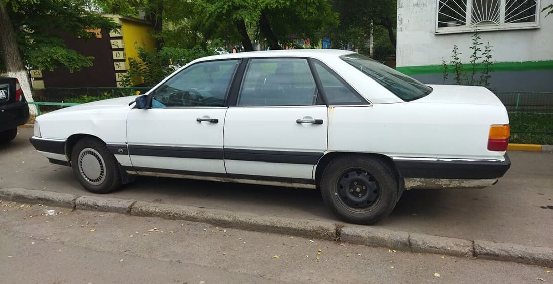 Вскрытие автомобиля Audi 100