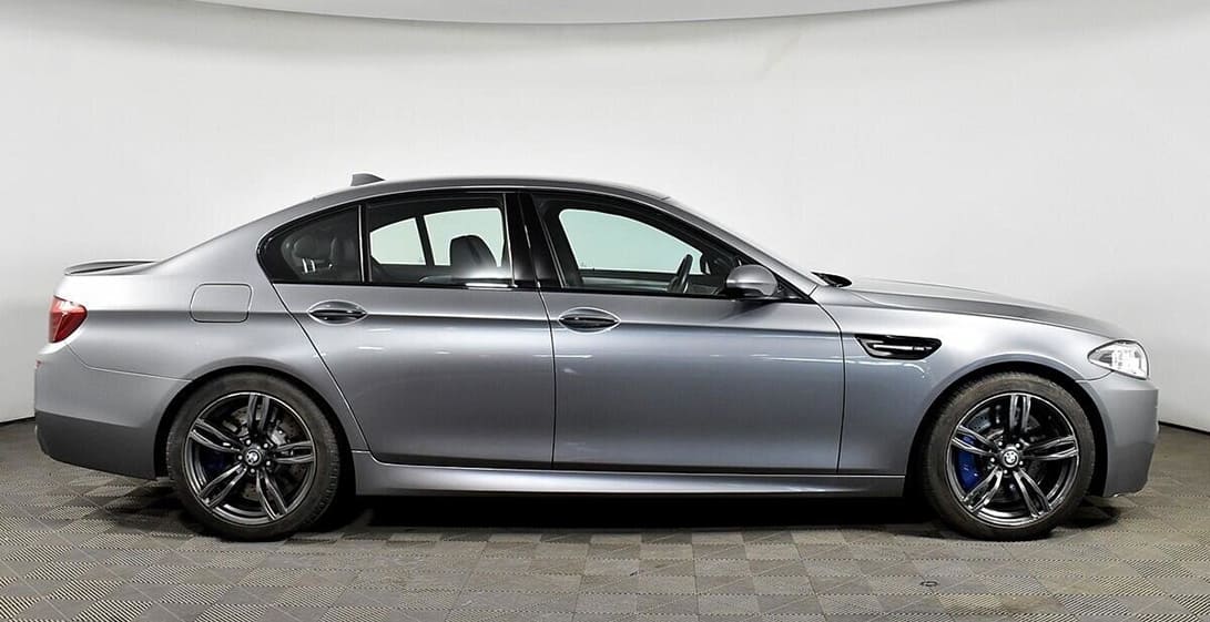 Вскрытие автомобиля BMW M5