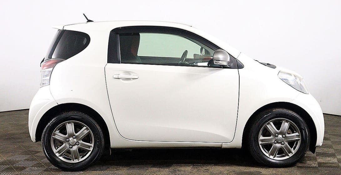 Вскрытие автомобиля Toyota IQ